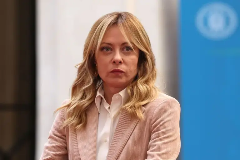 Meloni in missione nel Golfo per rafforzare la sicurezza energetica: incontri con rappresentanti di Arabia Saudita, Qatar ed Emirati