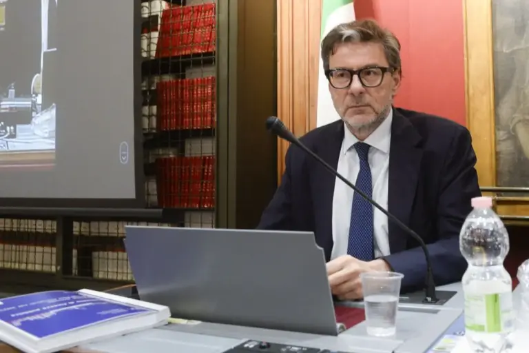Dfp, Giorgetti “Ridotto il deficit senza manovre restrittive