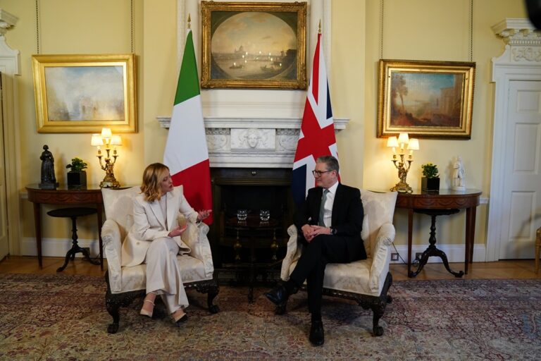 Meloni sente Starmer su de-escalation in Medio Oriente