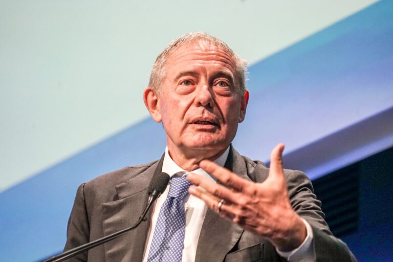 Urso “Nessuna ricaduta economica dallo scontro Trump-Meloni”