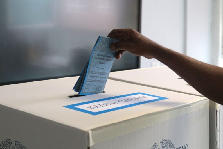 Urne aperte in 42 Comuni per i ballottaggi, sfida in sei capoluoghi