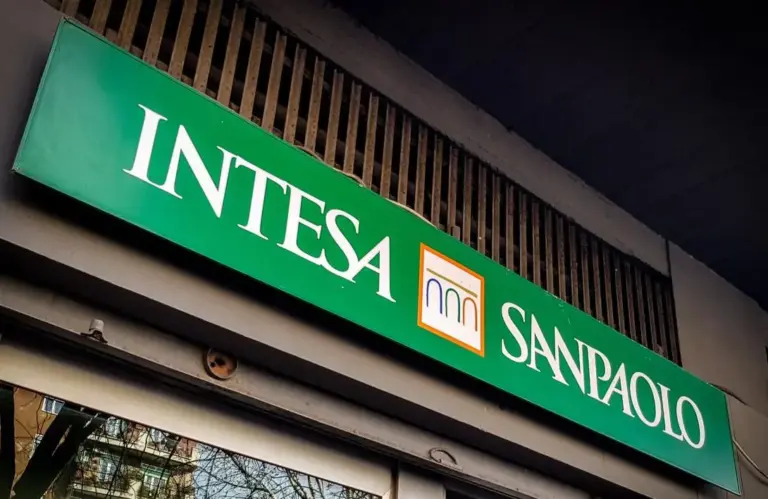 Intesa Sanpaolo lancia una Opas su Mps