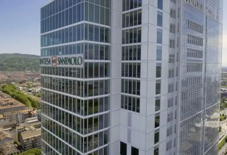 Intesa Sanpaolo avvia buyback per 2,3 miliardi