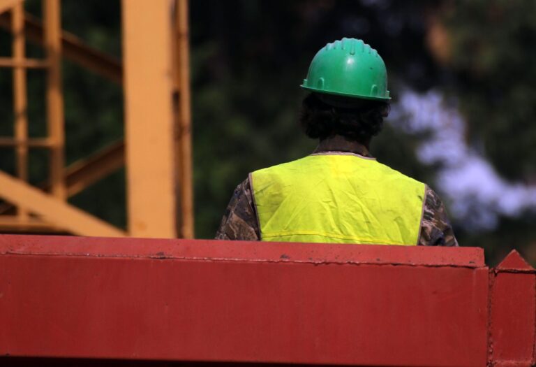 Lavoro nero e caporalato, giro d’affari da 77 miliardi di euro l’anno