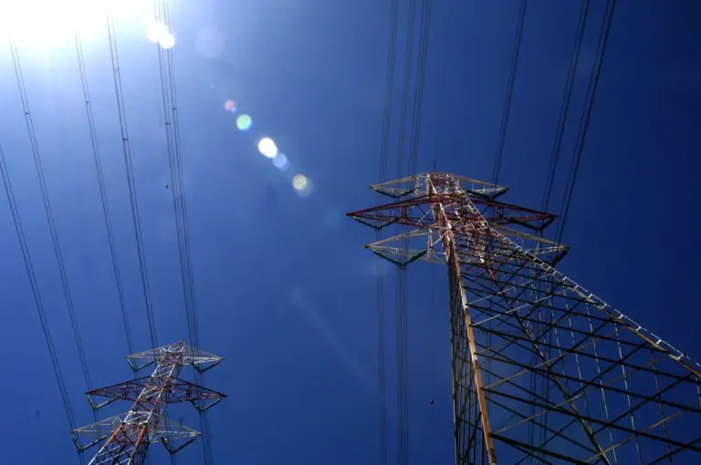 Caro energia, per Confcommercio le imprese del terziario rischiano 150 milioni al mese di rincari
