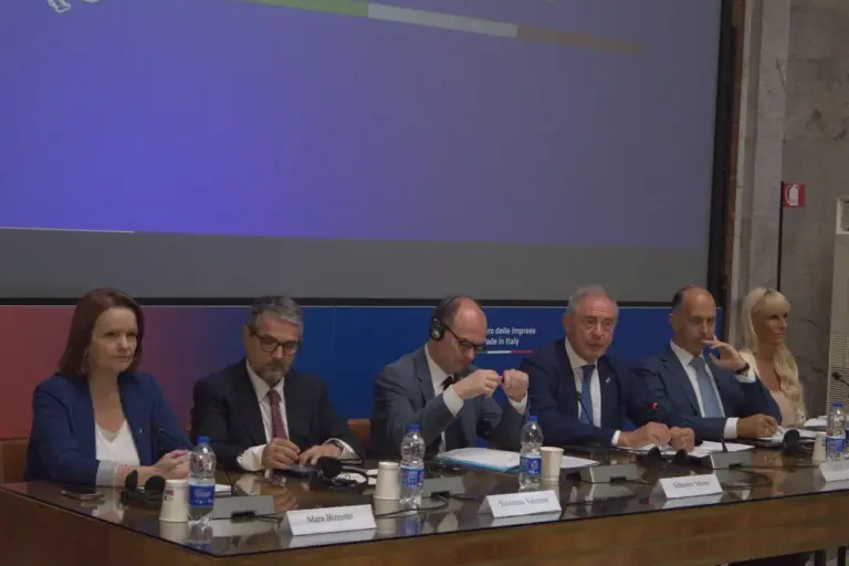 Tavolo Nazionale per il settore Moda, Urso e Martin “Italia e Francia insieme a difesa di comparti strategici”