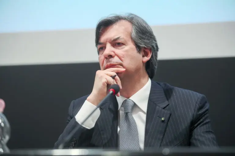 Reputation Index, Messina, Orcel e Descalzi guidano la classifica nel trimestre maggio-luglio