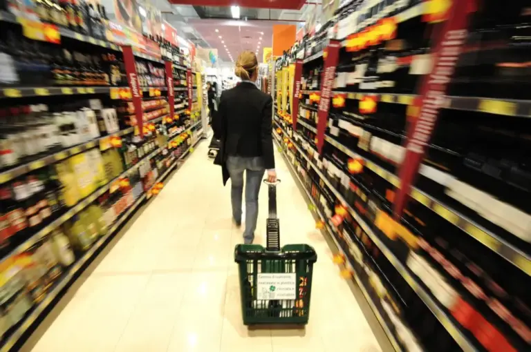 A luglio inflazione al 2,9% su base annua, frena il “carrello della spesa”
