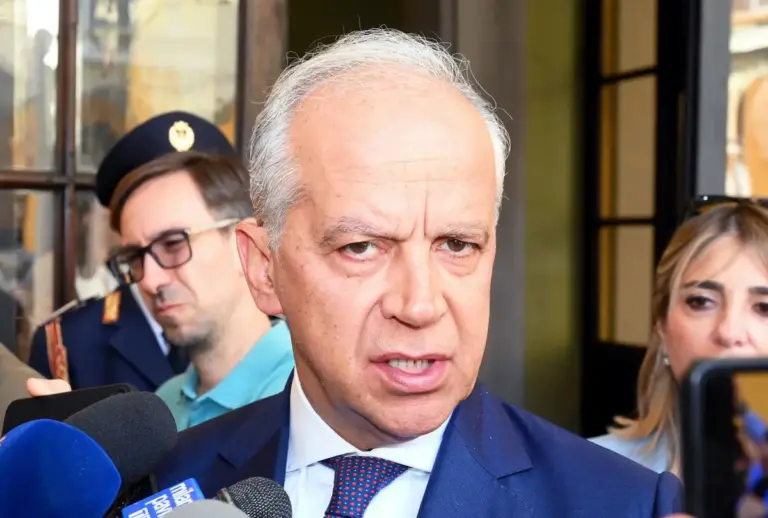 Immigrazione, Piantedosi “La scorsa settimana rimpatriati 145 stranieri irregolari”