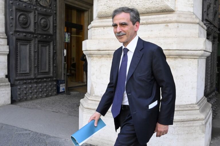 Il CdA di Mps approva il piano Lovaglio da 70 miliardi, Ops su Banco BPM e Banca Generali