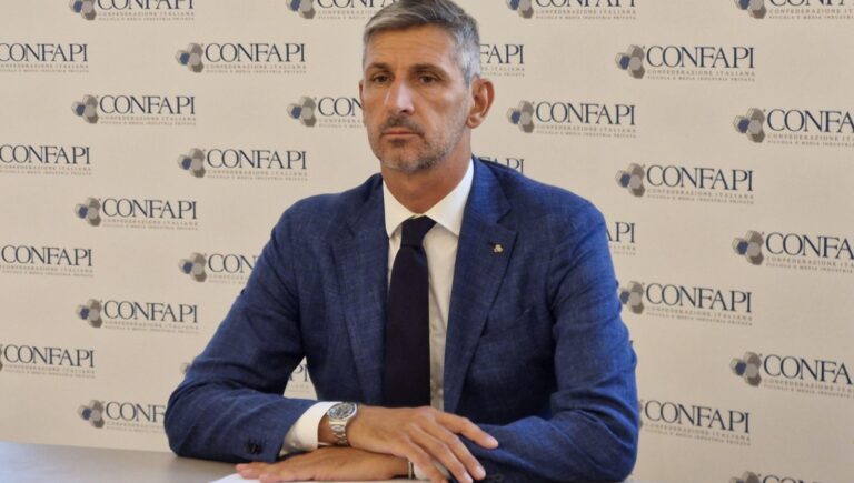 Imprese, l’indagine di Confapi: sistema resiliente, ma preoccupa lo stretto di Hormuz