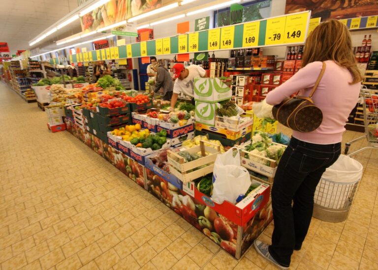 A settembre cala il clima di fiducia di consumatori e imprese