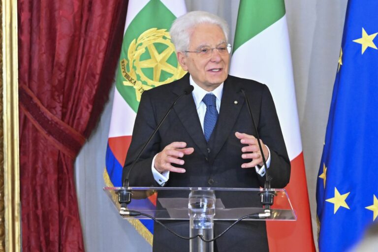Mattarella “La difesa deve garantire la pace, serve sinergia in Ue”