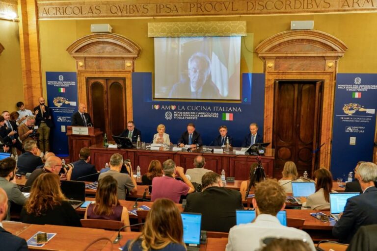 Al via la nuova edizione della “Carta Dedicata a Te”, 1000 euro per le famiglie