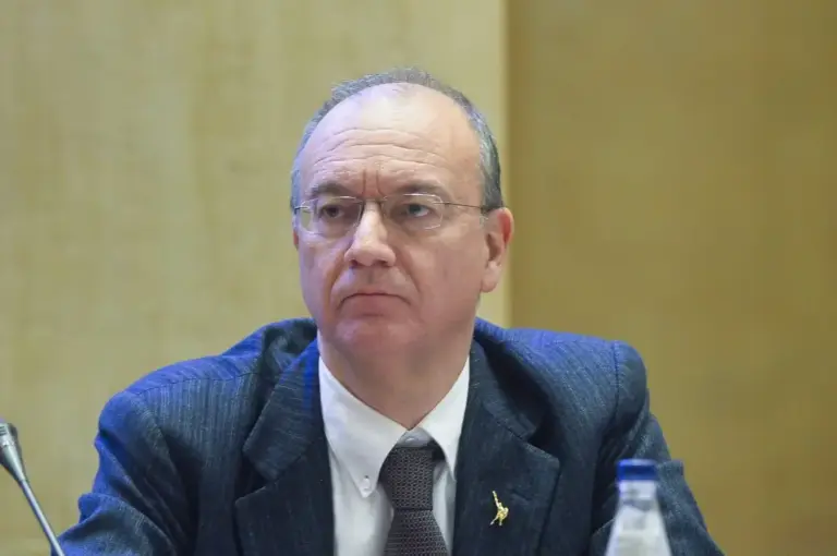 Busta con proiettile e frasi minatorie al ministro Valditara, avviate le indagini