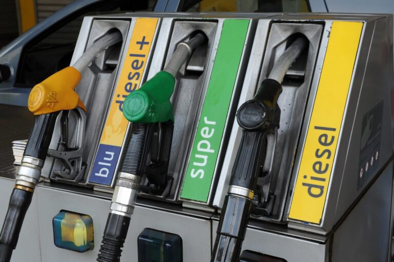 litro per il gasolio e 1,99 per la benzina