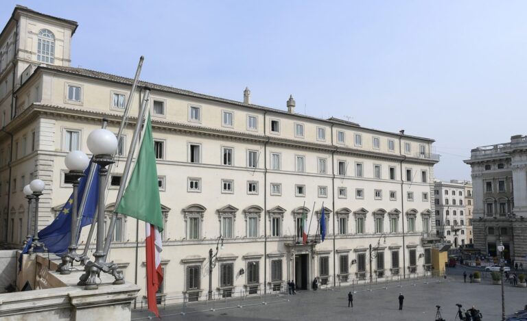 Via libera del Consiglio dei Ministri al decreto legge sulla scuola, Meloni: “Integrazione senza rinunciare alle regole”