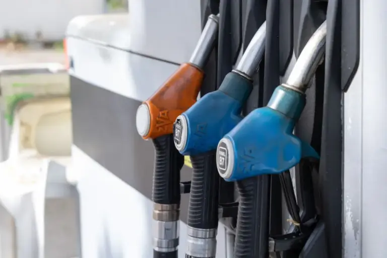 Carburanti, prezzi in forte aumento per benzina e diesel sulla rete