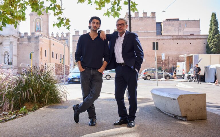 Intesa Sanpaolo presenta “A mano a mano”, la nuova campagna istituzionale