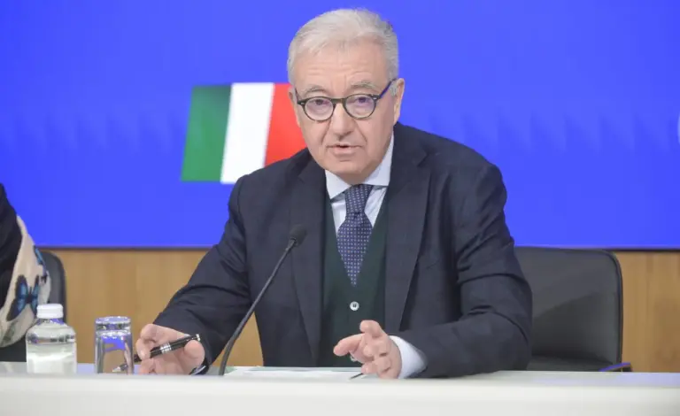 Cortei, Mantovano “Molti di quei ragazzi avevano assunto stupefacenti prima di darsi a devastazioni e saccheggi”